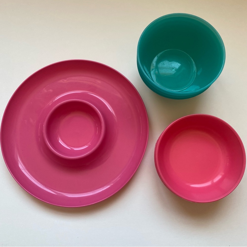 Dish Bundle: 10 bowls, 1 platter with center dip spot